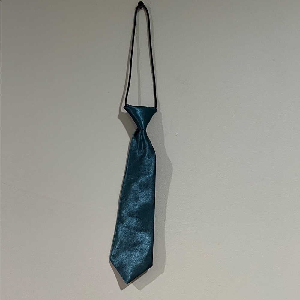 6/$25Stylish Teal and Multicolor Dogs ties Bag NWOT - Picture 3 of 11